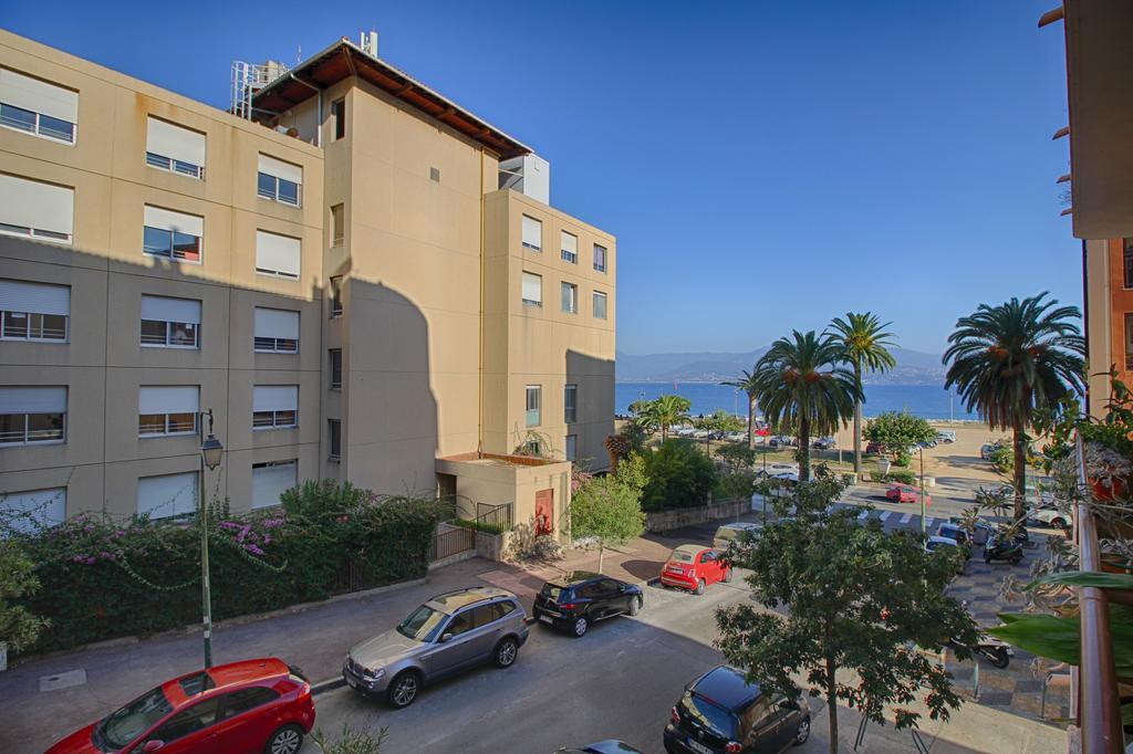 Apartmán F3 Place Miot Ajaccio  Exteriér fotografie